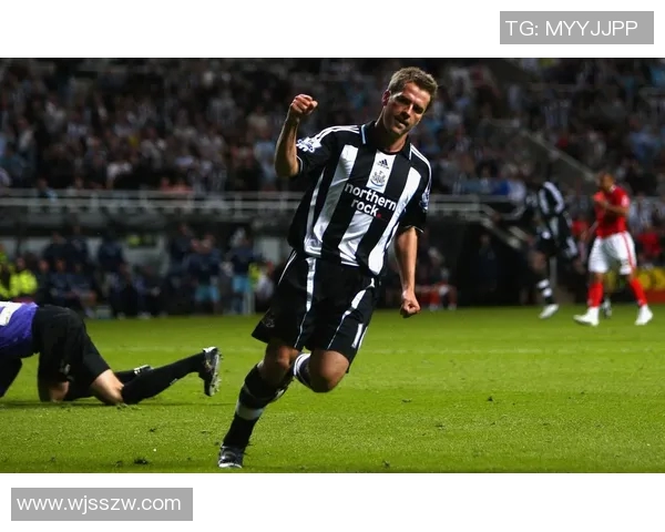 高清足球明星壁纸尽显球场风采让你随时感受足球魅力与激情