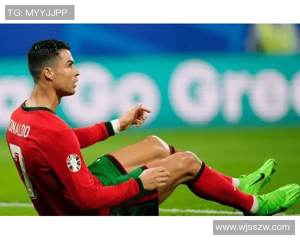 C罗头球绝杀纳瓦斯精彩瞬间回顾与技术分析 C罗头球绝杀纳瓦斯精彩瞬间回顾与技术分析