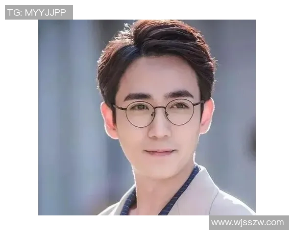 篮球男明星戴眼镜的时尚风采与球场魅力完美结合的独特魅力解析